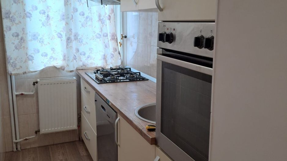 Inchiriez apartament 2 camere - Poză 1