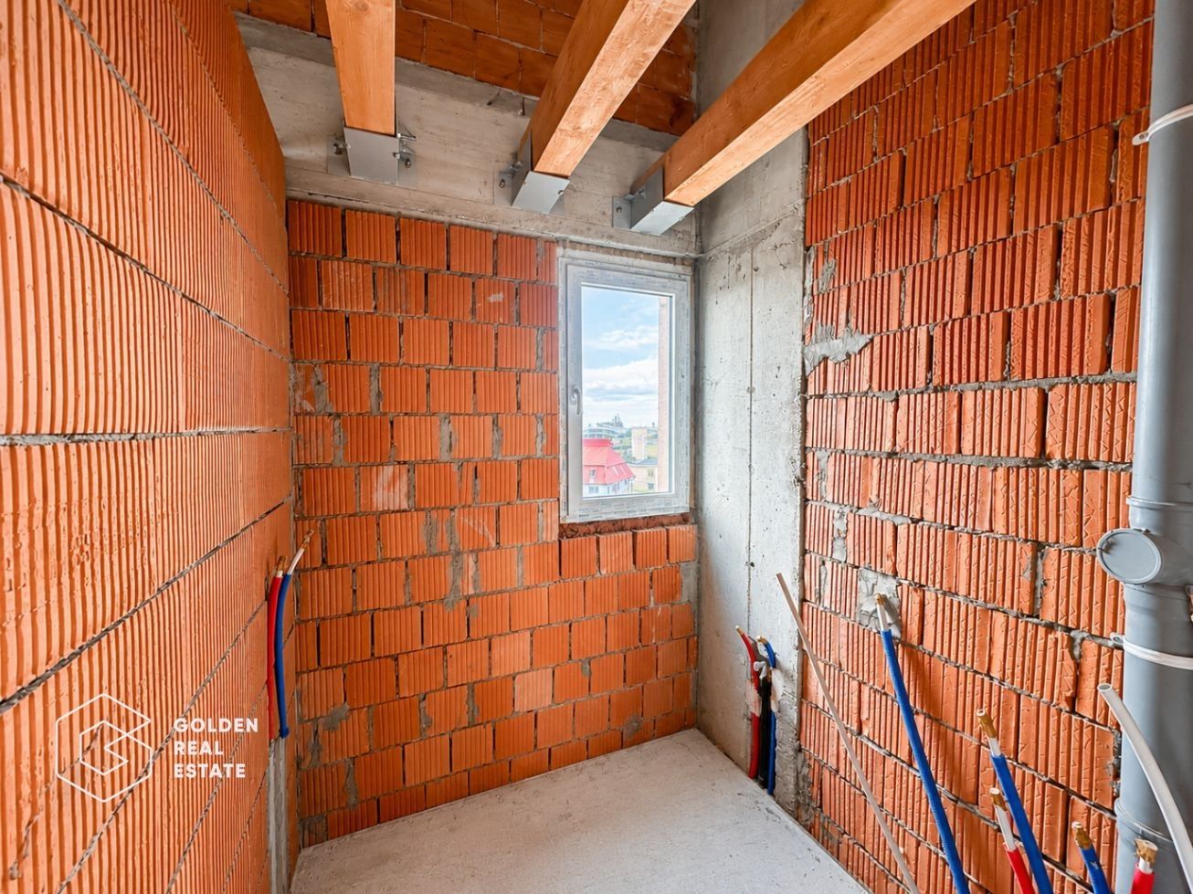 Penthouse cu potential exceptional, la rosu, 170mp, mansardabil pana la 300mp - Poză 10