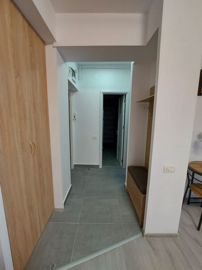 Închiriez garsonieră spațioasă,Vitan, metrou aproape, centrală proprie - Poză 9