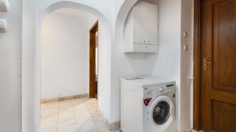 4 camere cu boiler, 13 Septembrie - Poză 11