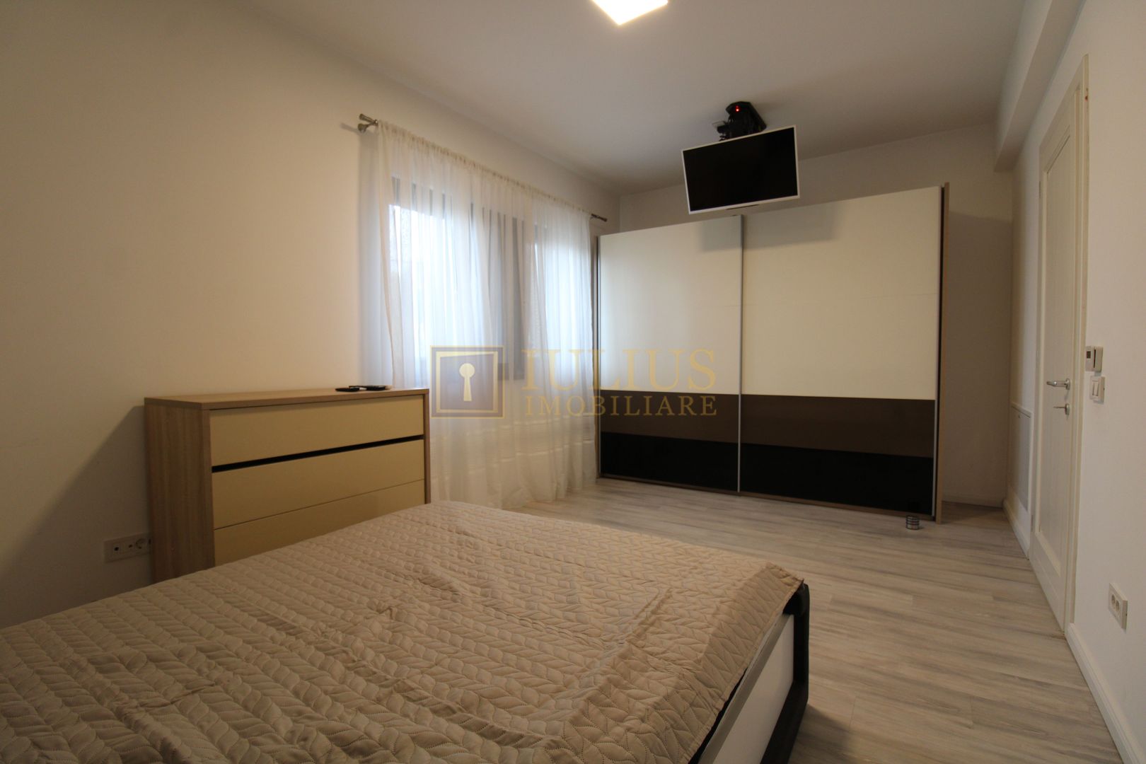 Zona Lipovei, casa 4 camere + 3 bai, curte proprie. - Poză 23