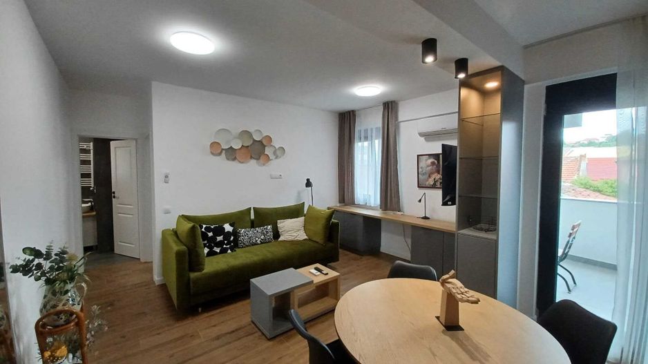 Chirie, ap 2 camere, ultracentral, parcare. 500 E /lună. Comision 0 - Poză 2