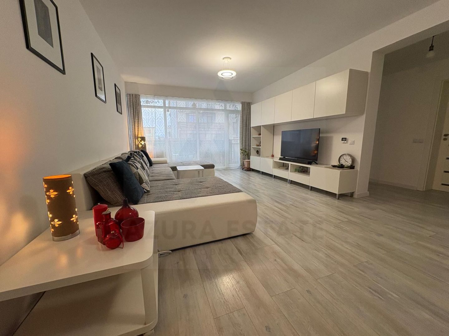 Apartament  premium 3 camere 83 mp utili 2 băi parcare zona Șelimbăr - Poză 1