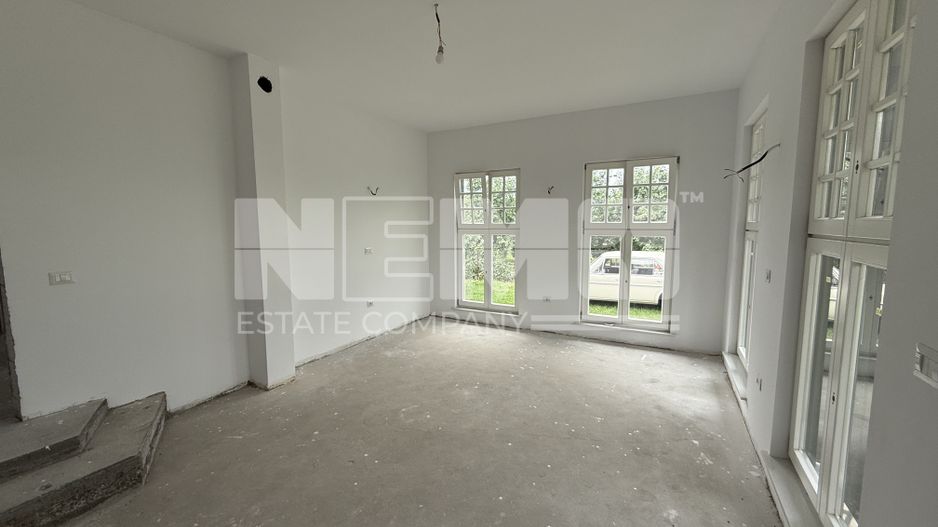 CASA CU 11 ARI TEREN - DRUM PRIVAT - LIVADA - Poză 8