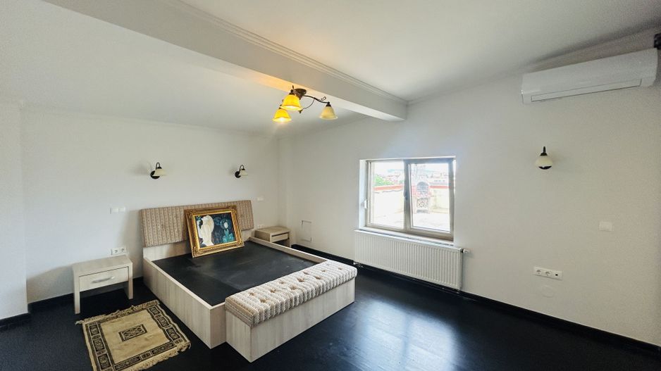 Penthouse de inchiriat, zona buna, terasa mare, mobilat si utilat - Poză 12