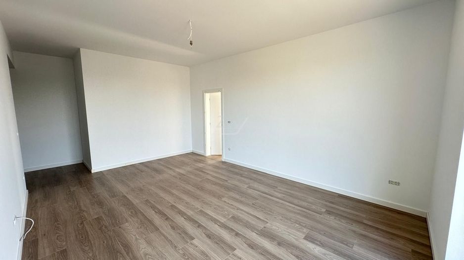 Bloc finalizat. Lift. Decomandat. Loc parcare. - Poză 3