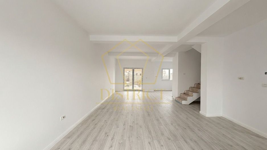 Duplex cu 4 camere despărțit prin camera tehnica | Mosnita Noua - Poză 3