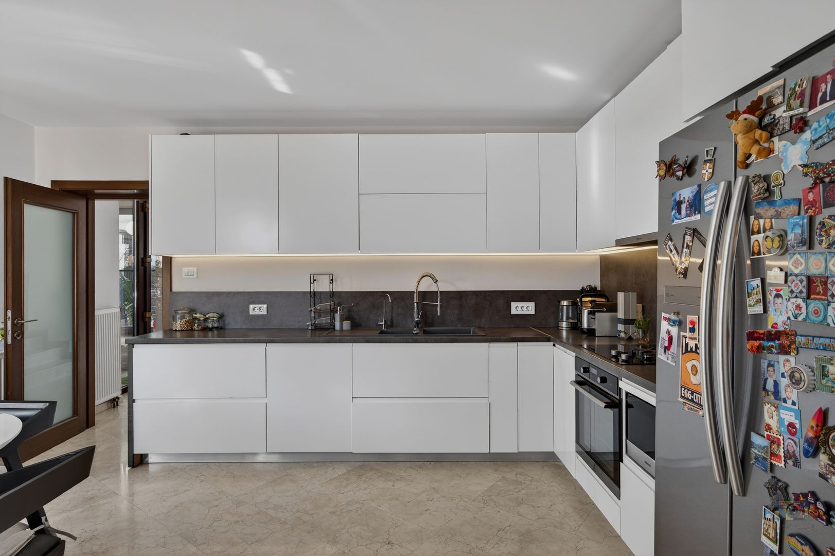 Vila cu design spectaculos, tehnologie smart & lifestyle complet - Poză 24