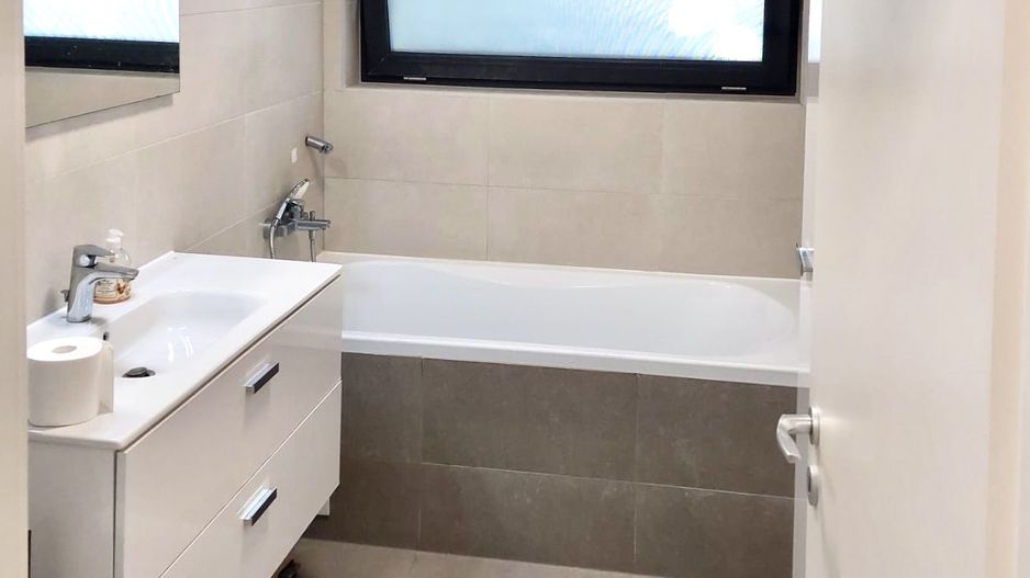 3 camere spațios si  cu terasă generoasă, la intrare în Dumbrăvița - Poză 4