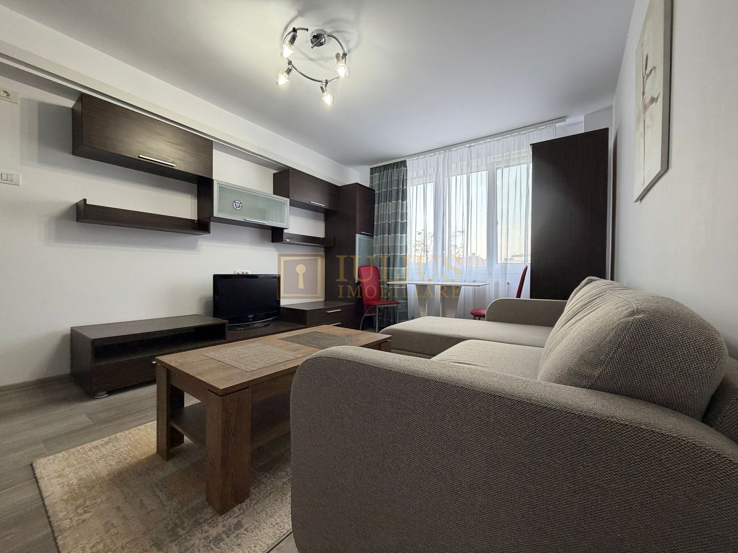 Ultracentral, 3 camere, centrală proprie- Mag. Orange/Piatra Craiului. - Poză 3