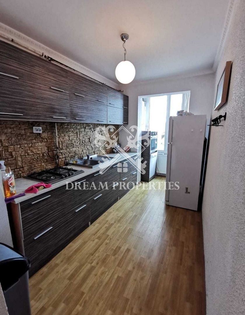 Apartament 3 camere, 2 parcări , balcon, zona Parcului Central - Poză 2