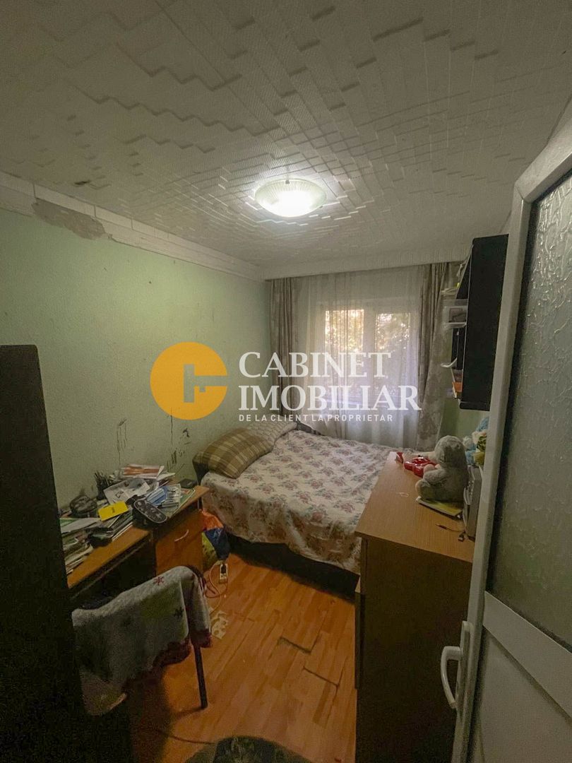 Apartament 4 camere decomandat - Poză 3