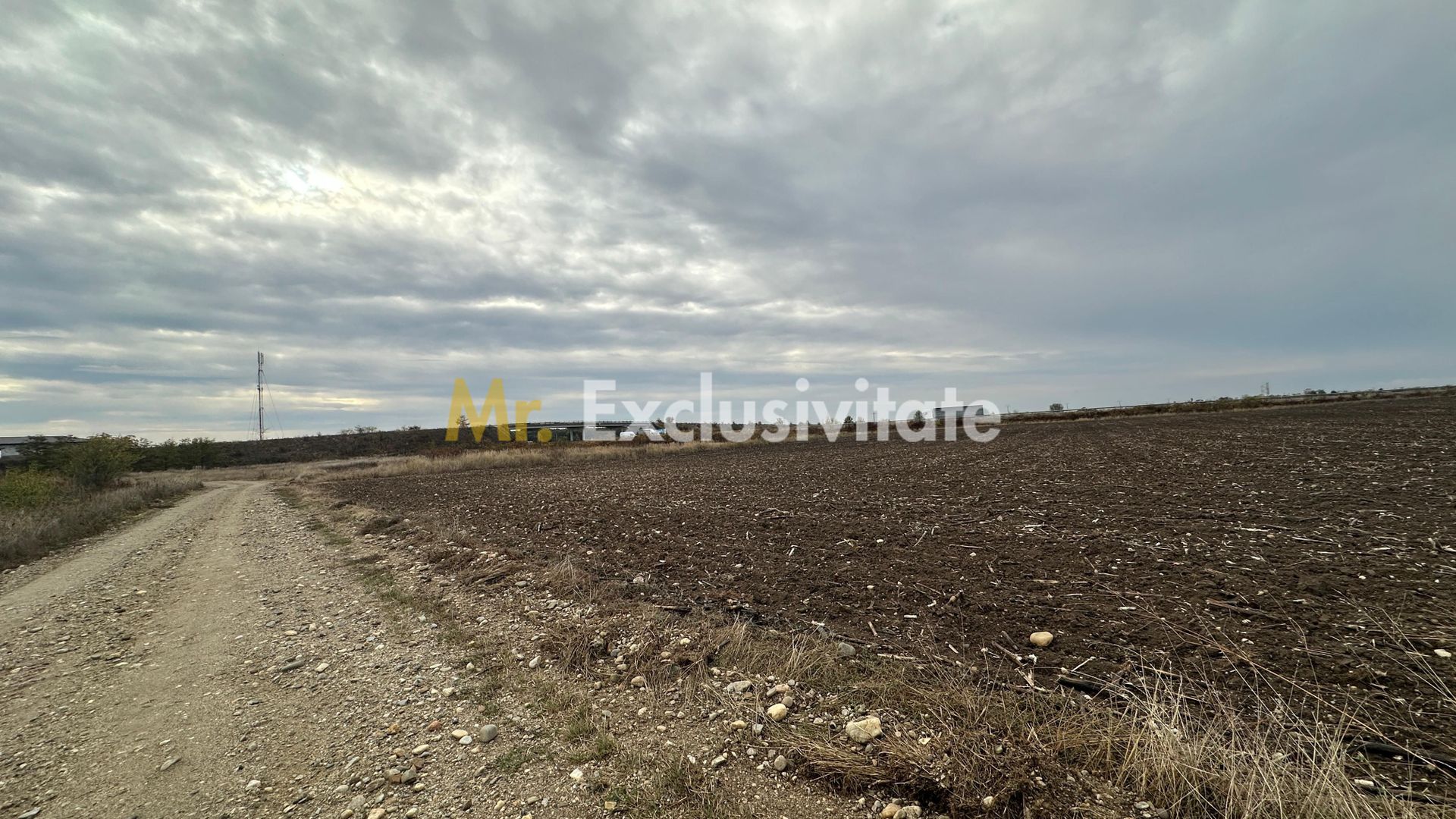 Teren extravilan de vânzare – în apropierea autostrăzii A1, km 80 - Poză 3