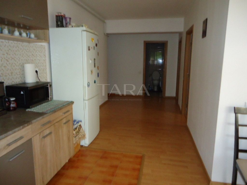 Apartament cu 3 camere de vânzare in Floresti, zona Florilor. - Poză 2