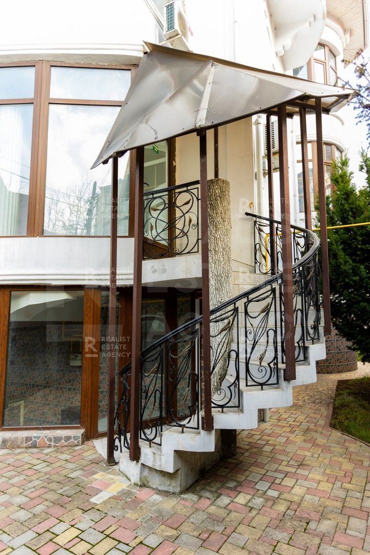 Chirie, oficiu, 4 nivele, 11 odăi, str. Mazililor, Botanica - Poză 1