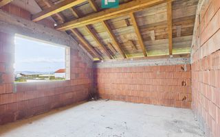 Casă la roșu cu  6 camere,  teren 500 mp în Aluniș - Poză 15