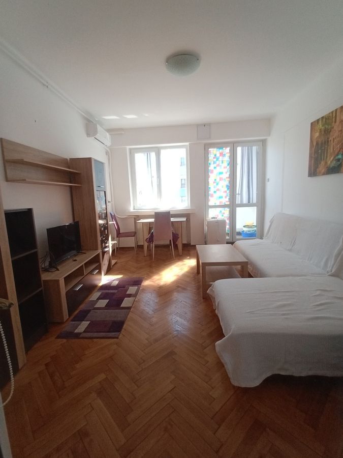 Închiriez garsonieră, Unirii - 13 septembrie, centrală proprie - Poză 1
