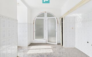 Vilă deosebită cu caracter istoric în Periam - Poză 8