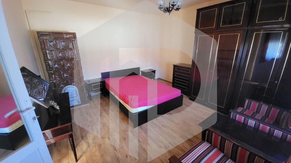 Casa in Avrig | 3 Dormitoare + Living si Bucatarie | Pivnita - Poză 9