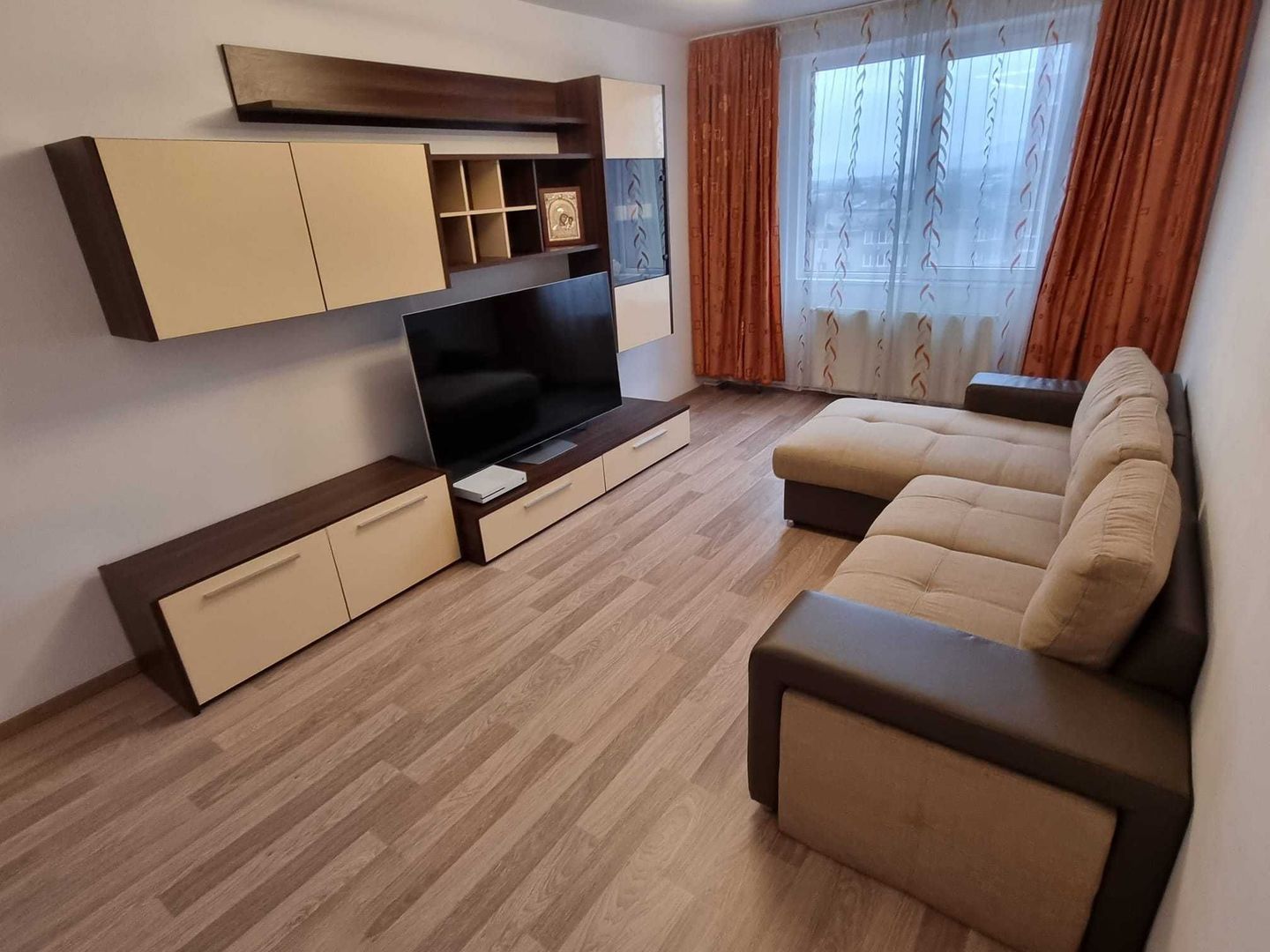 Apartament insorit, centrala termica proprie, boxa depozitare la subsol. - Poză 3