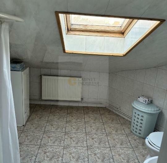 Vilă Spațioasă cu 7 Camere in Domenii – Locație Excelentă - Poză 12