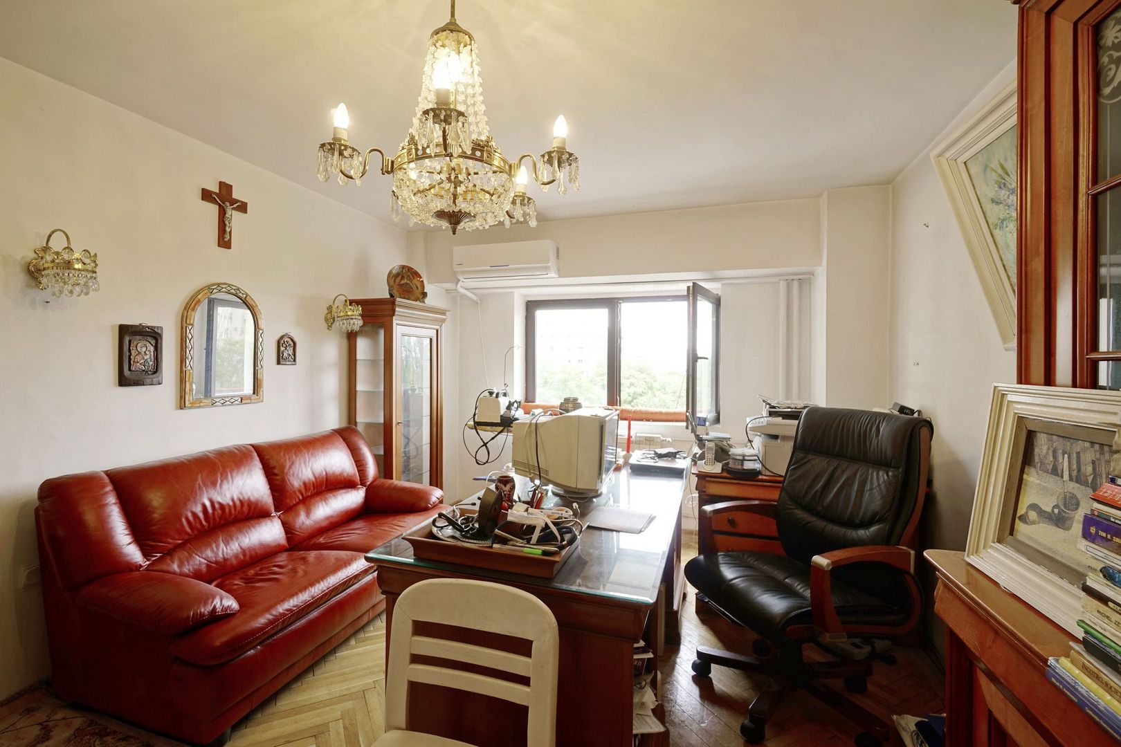 Apartament 5 camere in Piata Victoriei,bloc 1995 - Poză 16