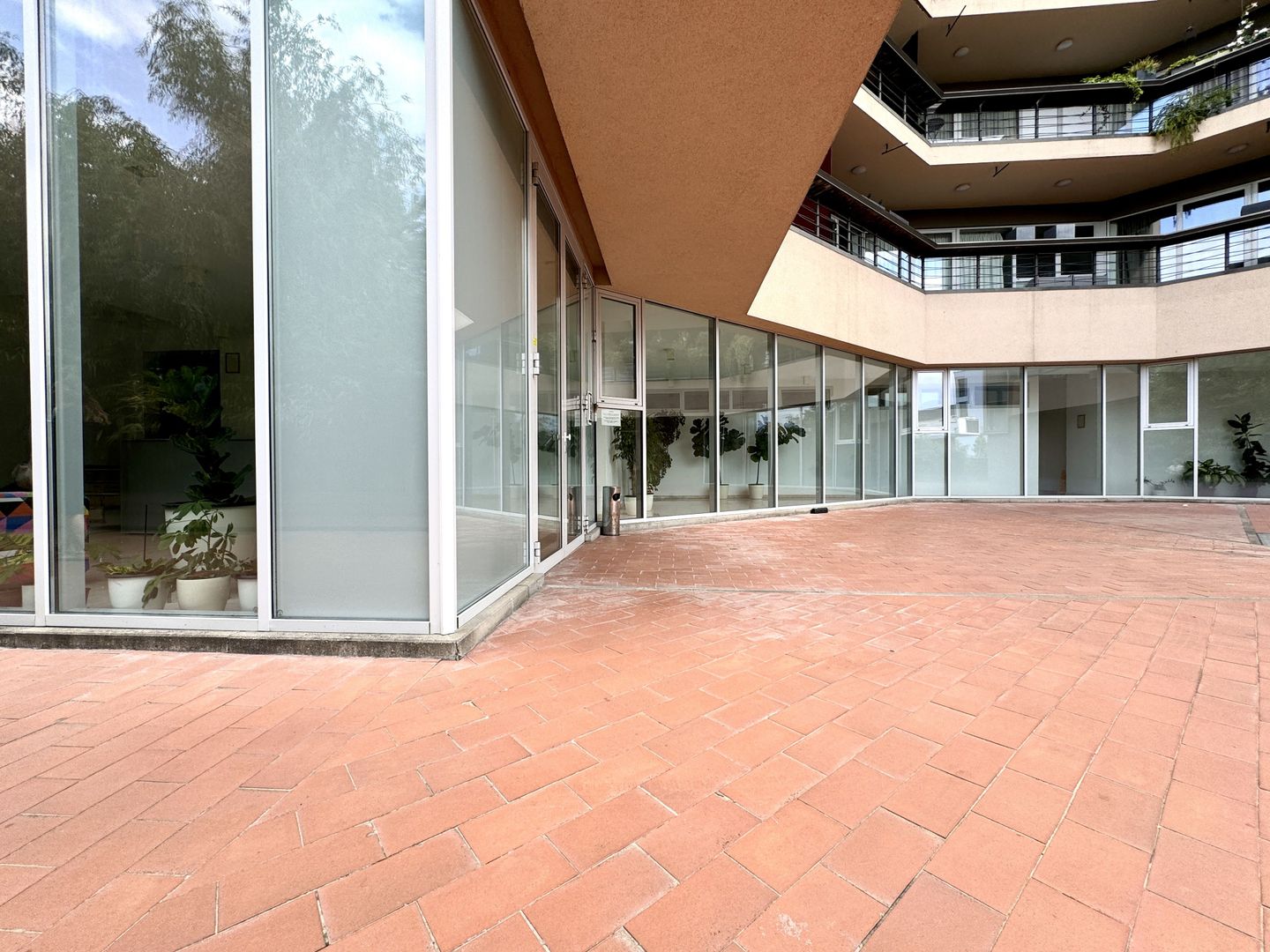 Tur virtual 2 camere, design contemporan si primitor,  zona Elisabetin - Poză 23