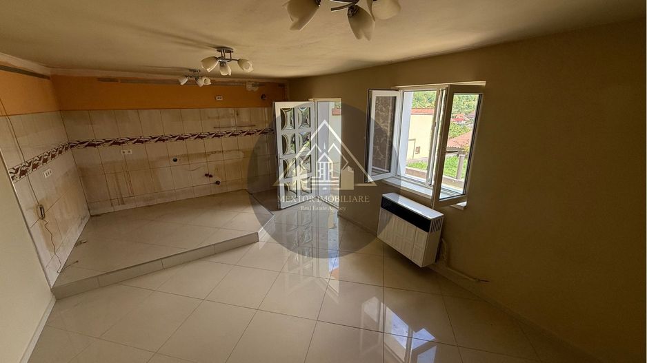 Casa de 3 camere, Medias. - Poză 14