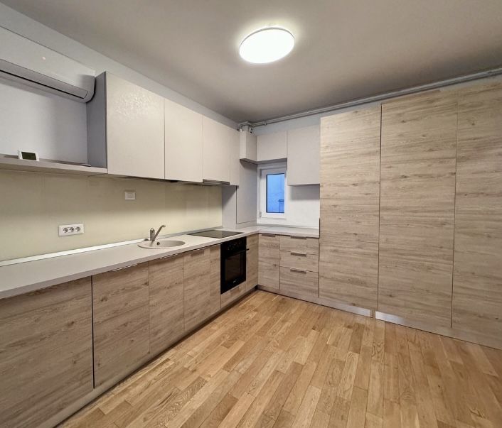 Apartament decomandat cu trei camere, Dacia-Stefan cel Mare - Poză 4