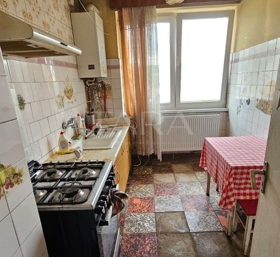 Apartament cu 4 camere, zona Sala Polivalentă - Poză 4