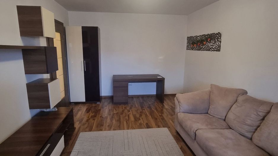 Apartament 2 camere, in Vila. Curte. Centrala. Parcare. Aparatorii Patriei. - Poză 3