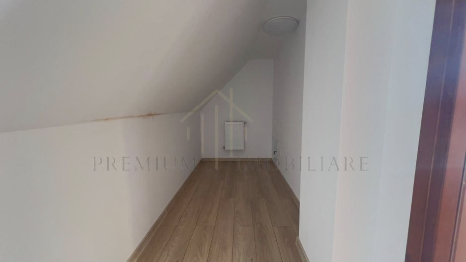 Casa de vanzare la 13 km de Onesti - Poză 15