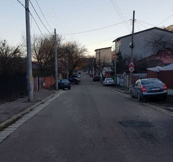 Casă Demolabila-Teren de vanzare - Poză 1