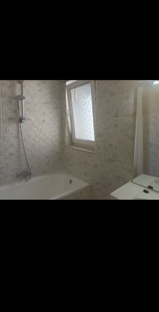 Inchiriez apartament cu 4 camere ultracentral, Punctele Cardulinale - Poză 3