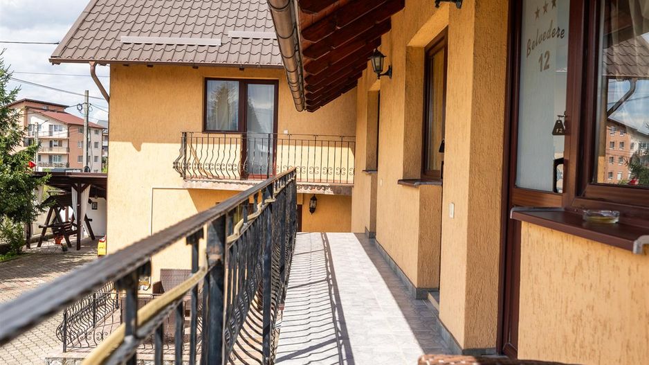Pensiune cocheta, la poalele emblematicei Cetati Rasnov, Brasov - Poză 27
