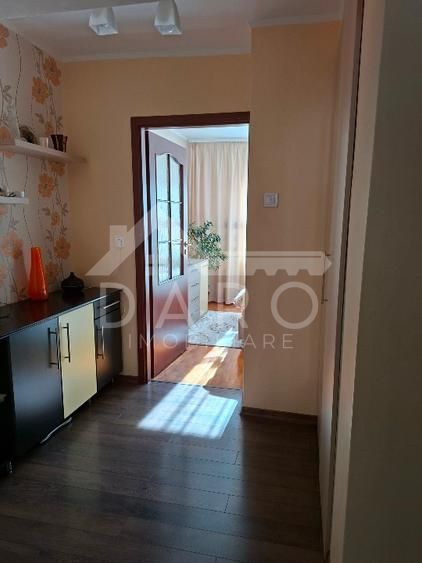 Vând apartament cu 3 camere în Tudor,strada Livezeni - Poză 4