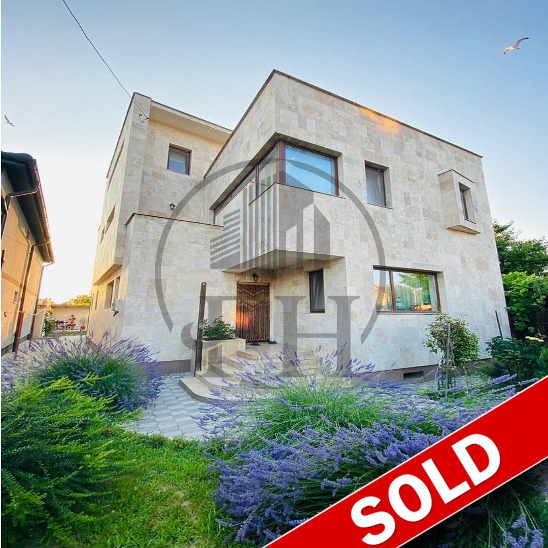 Casă / Vilă cu 6 camere de vânzare în Central, Mangalia - Poză 1