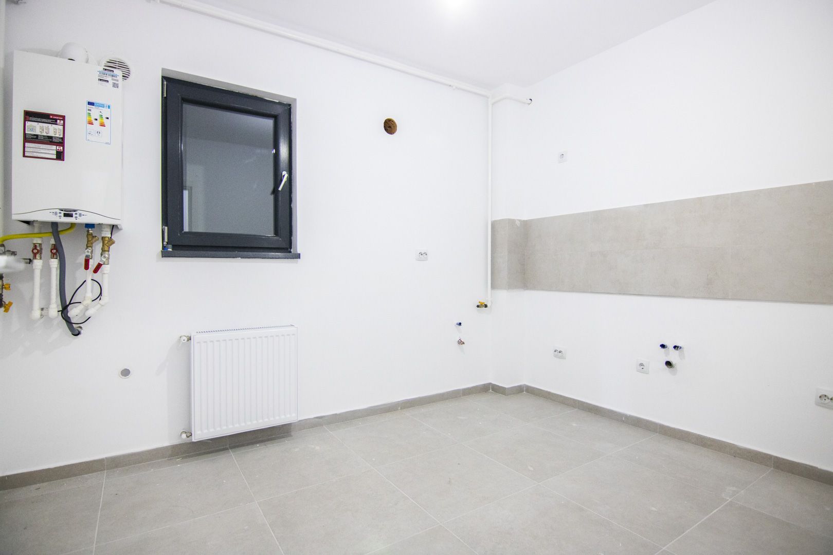 2 camere, decomandat, etaj 9/10, centrala proprie, GATA DE MUTARE - Poză 9