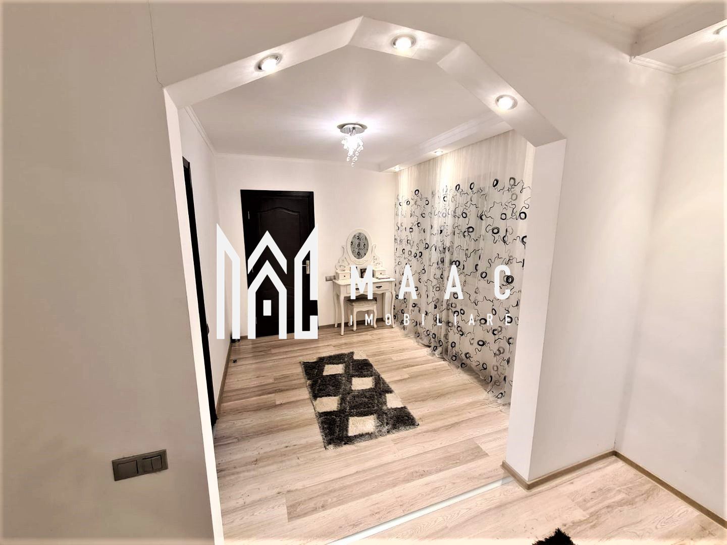 2 Case de vanzare + spatiu comercial | Zona Tiglari | 400 mp - Poză 10