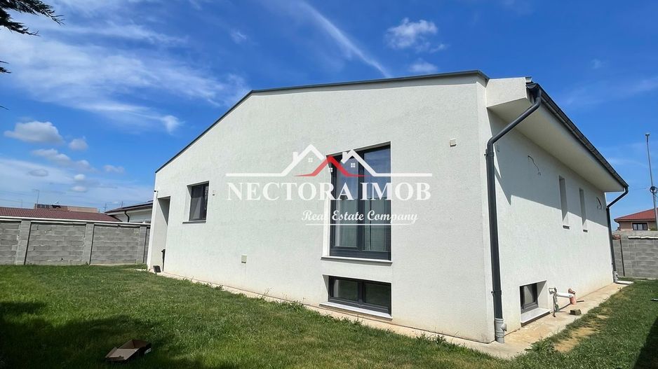 Casa PREMIUM Str. Apateului, 237mp + 504 mp teren, 6 camere, 2 bai - Poză 2
