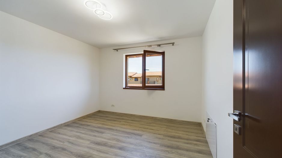 Casă modern finisată și utilată în Săcălaz - Poză 5