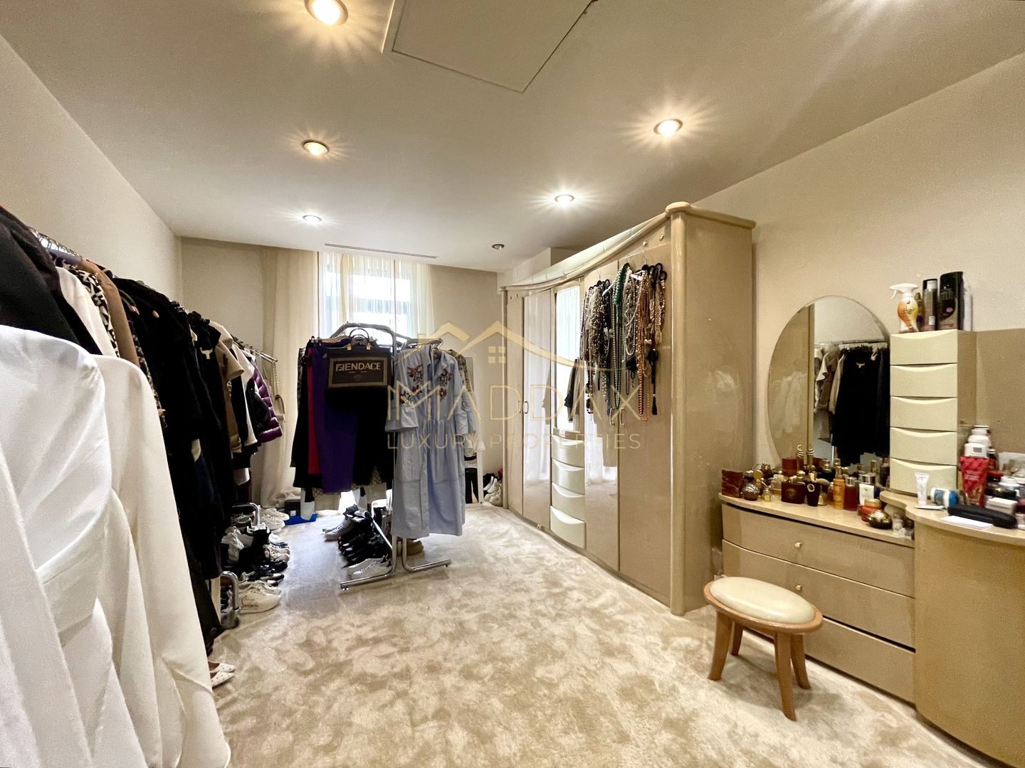 Impressive Villa *1500 SQM usable* 2613 SQM land / Open to the lake - Poză 41