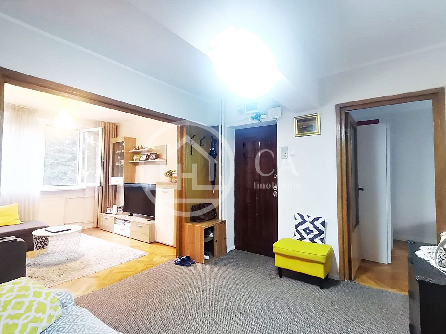 Apartament de vânzare cu 4 camere în zona Iosia, Oradea - Poză 2