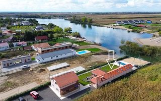 Vila de vanzare in APA-NORD  cu 2 Piscine/Zona de Relaxare/Acces lac - Poză 13