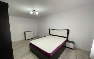 De închiriat apartament cu 3 camere, zona Piața Mare - Poză 5