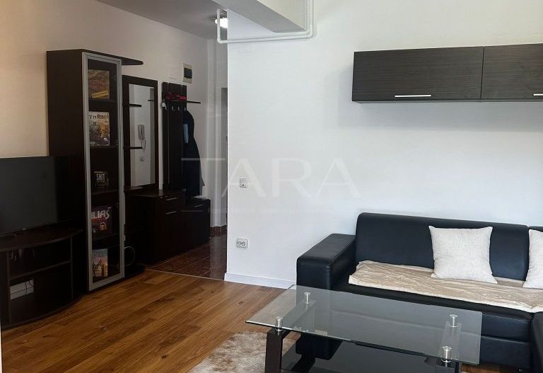 Apartament modern cu 2 camere, balcon și lift. - Poză 2