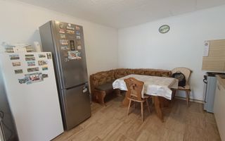 Casă de vânzare în satul Roșia cu vedere panoramică spre Munții Făgăras - Poză 4