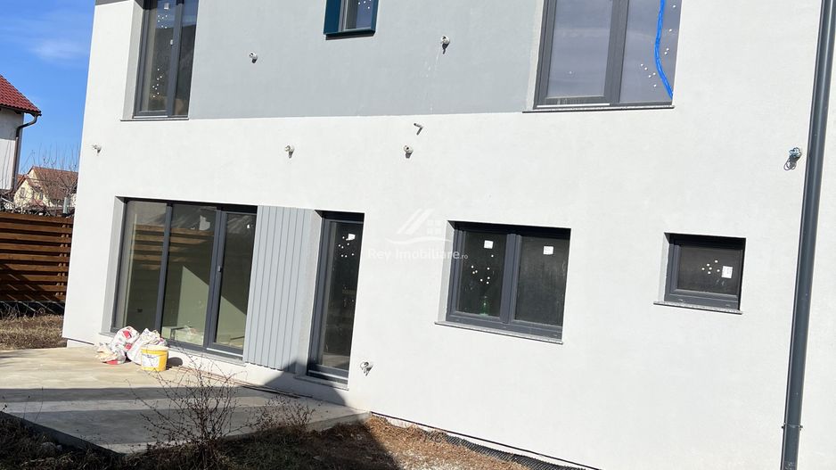 Casă construcție de Lux de vânzare în Șelimbar zonă bună - Poză 18