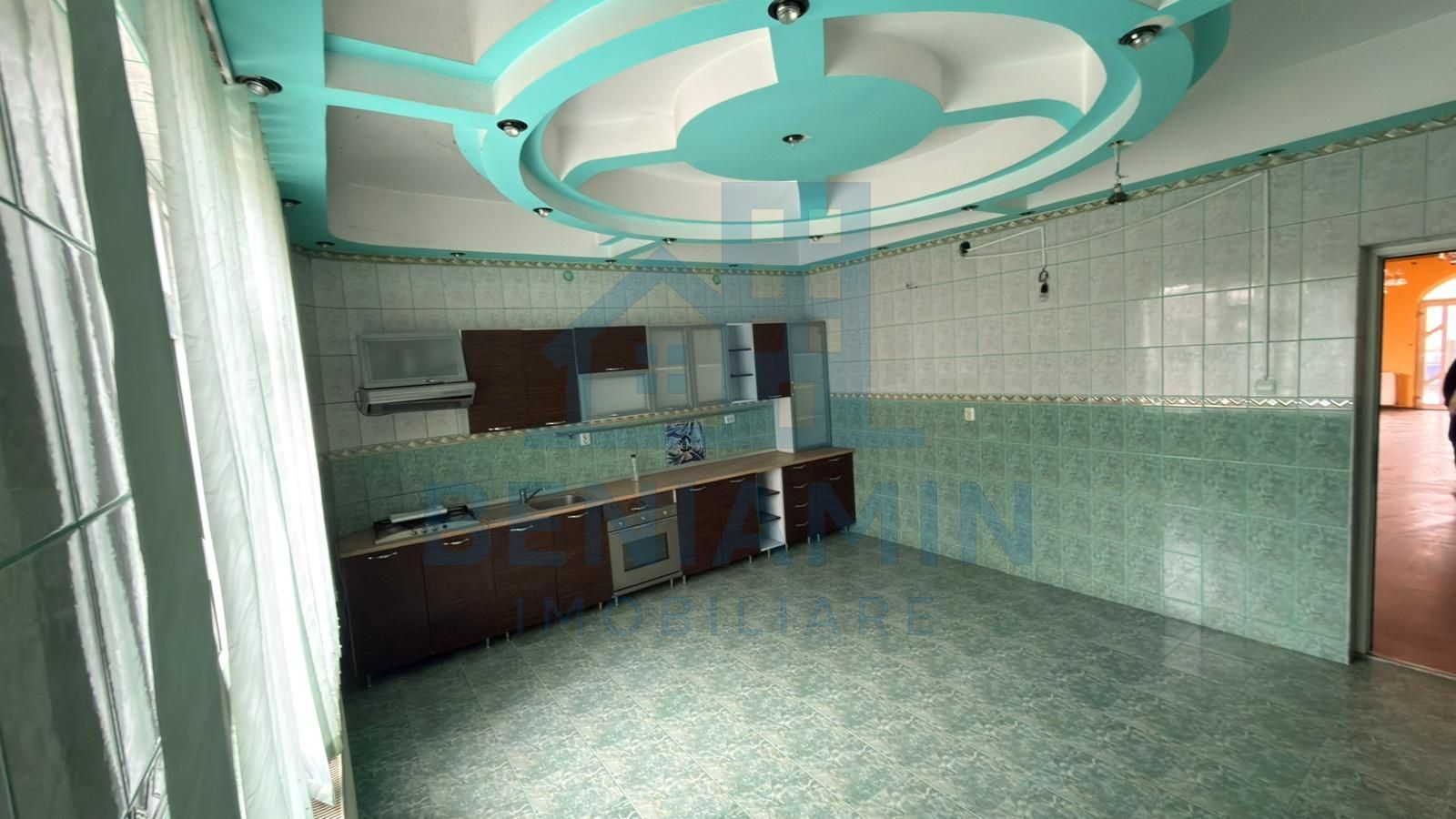 Vila P+2 Alexandru Cel Bun cu doua etaje si curte proprie - Poză 5