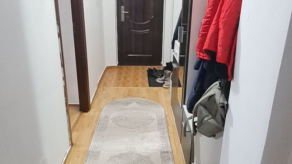 Apartament 2 camere decomandat insorit semimobilat Calea Bucuresti - Poză 7